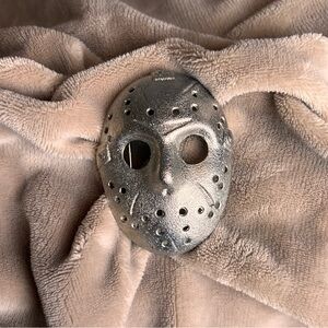 FRIDAY THE 13TH 'Jason Voorhees' Silver Metal Hockey Mask Large Oval Belt Buckle